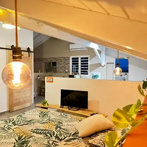https://moonlight-room.comcaribbean.com