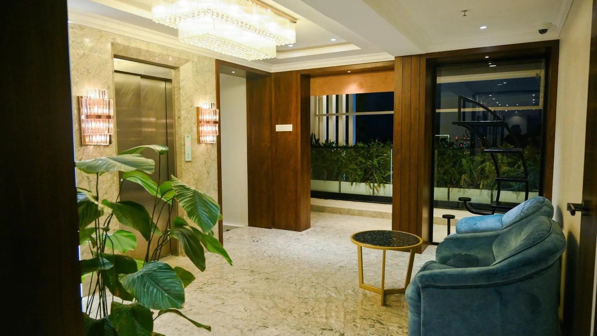 Hotel Golden Riviera Mysore 3*,